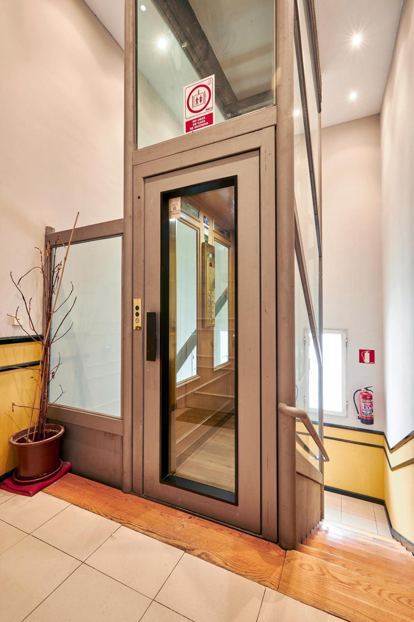 Plaza Mayor Apartment Madrid Bagian luar foto
